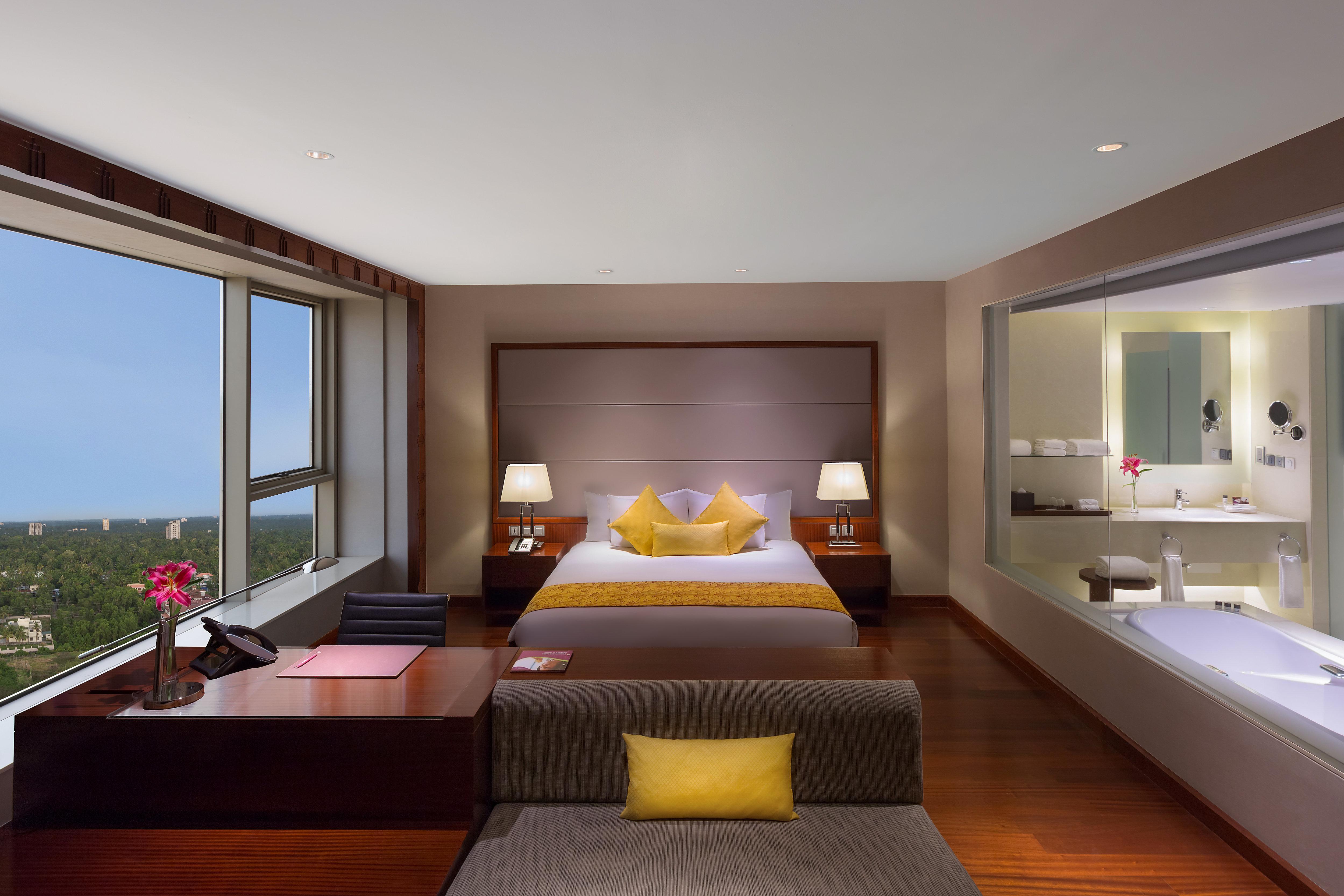 Crowne Plaza Kochi By Ihg Hotell Exteriör bild Suite at the Taj Bengal