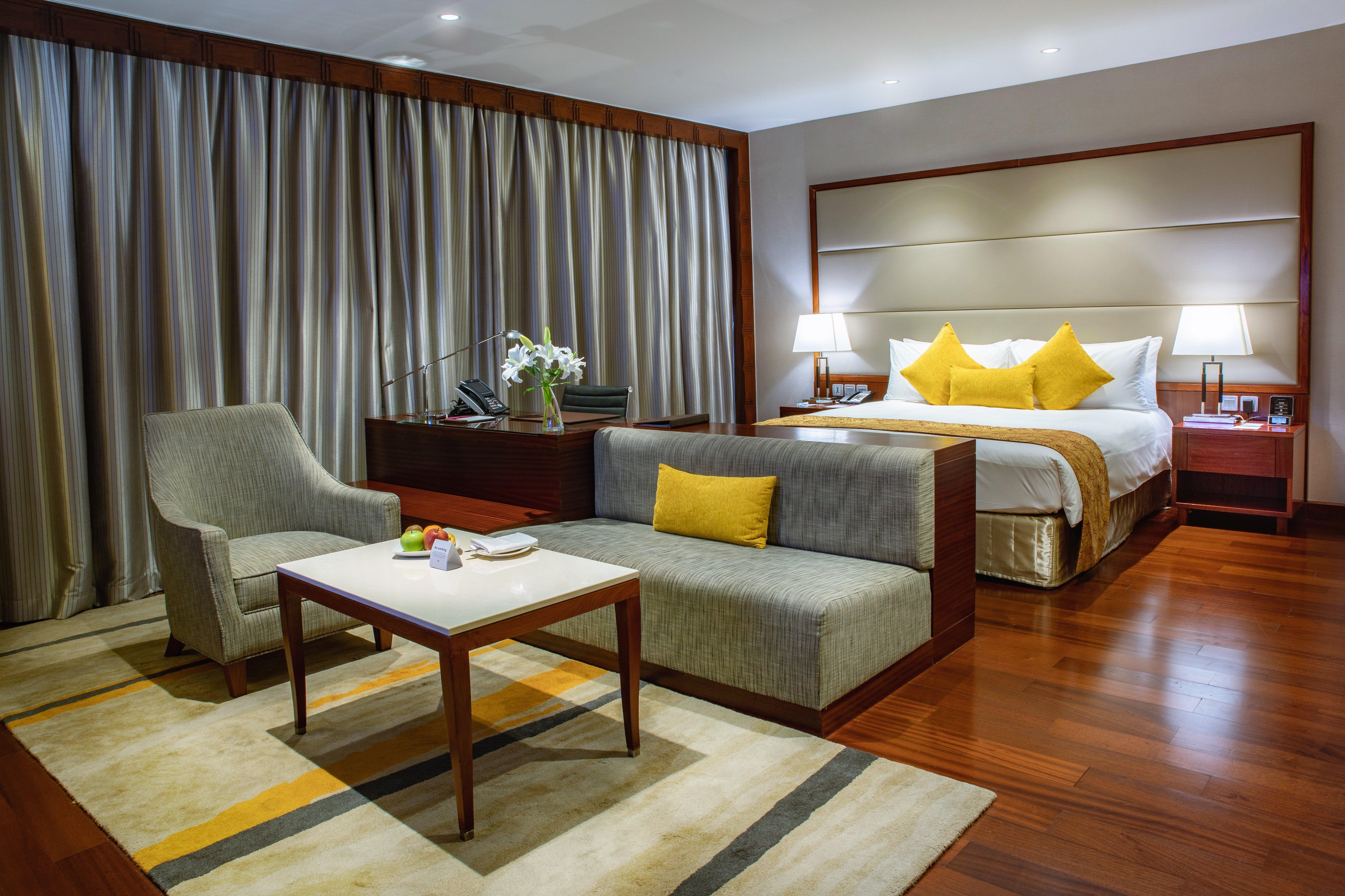 Crowne Plaza Kochi By Ihg Hotell Exteriör bild A suite at the hotel