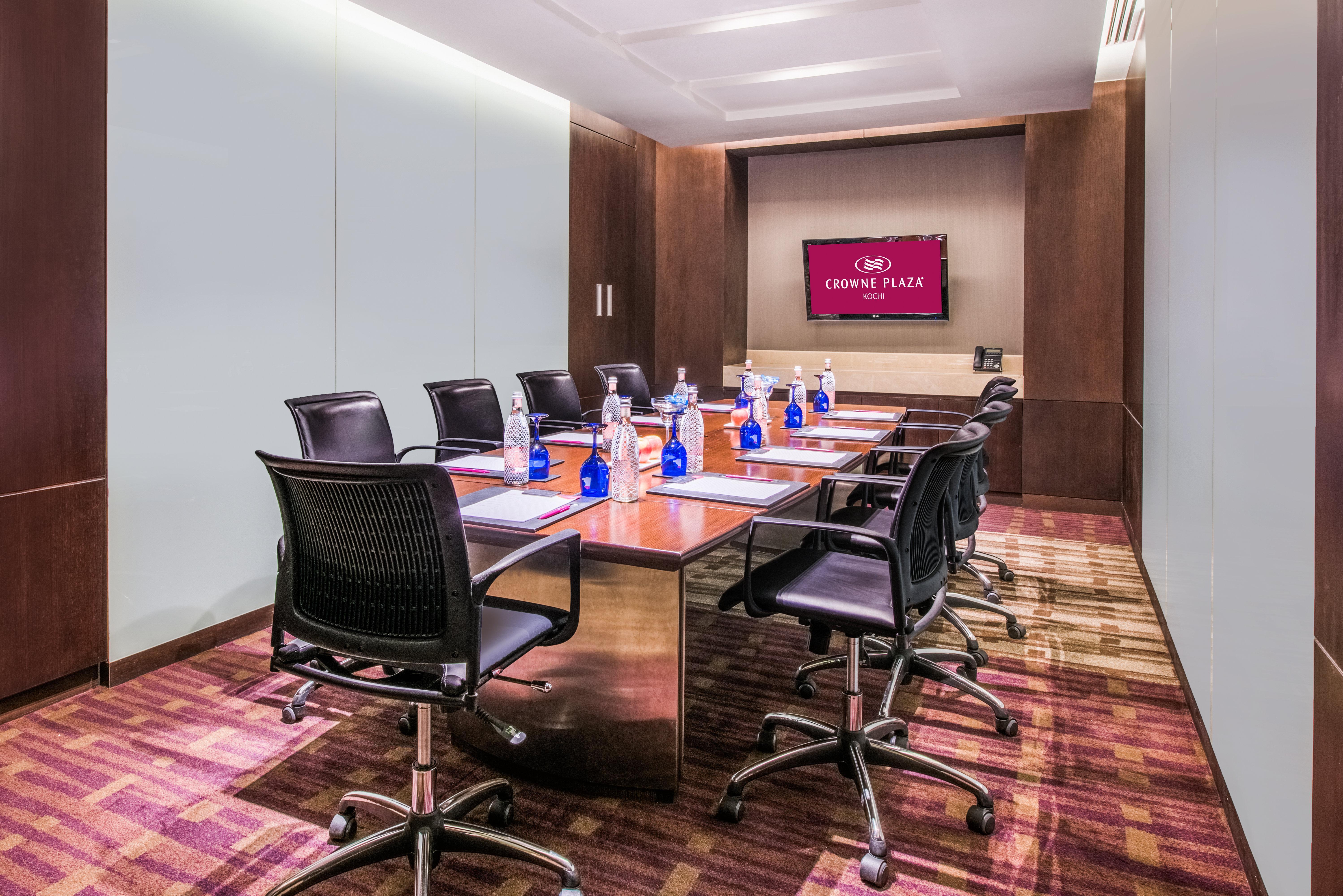 Crowne Plaza Kochi By Ihg Hotell Exteriör bild Meeting room